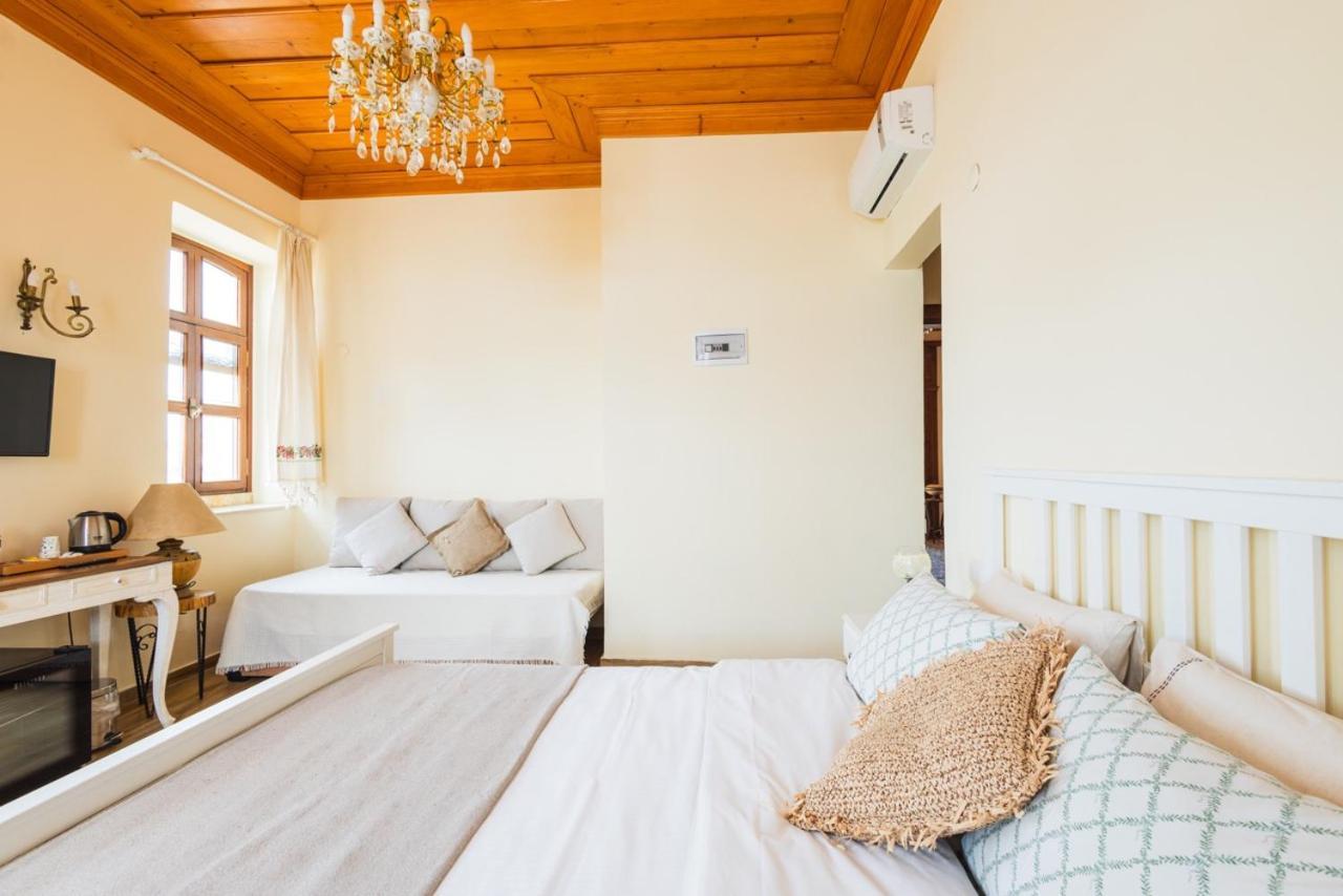 Lavantali Konak Otel Restoran Сеферихисар Экстерьер фото