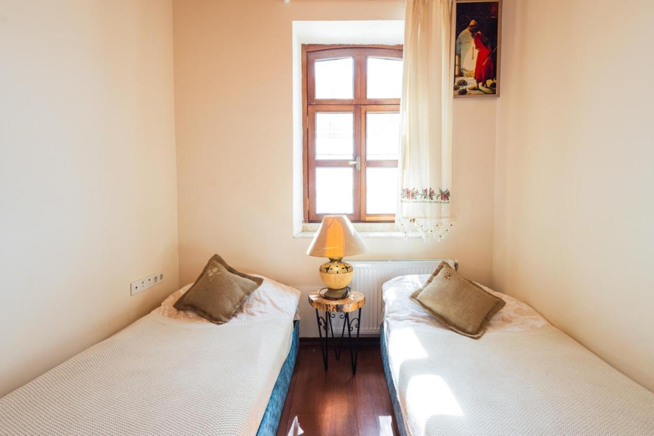 Lavantali Konak Otel Restoran Сеферихисар Экстерьер фото