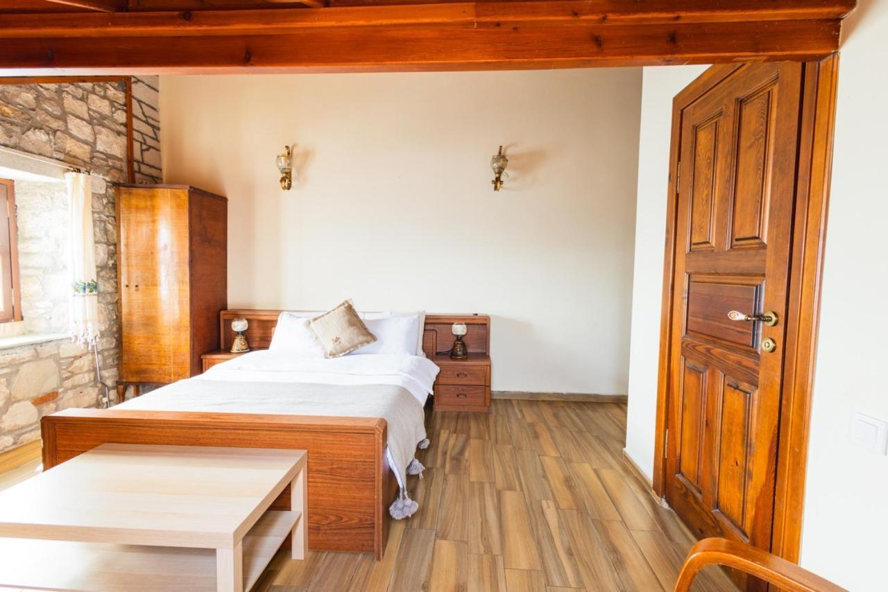 Lavantali Konak Otel Restoran Сеферихисар Экстерьер фото