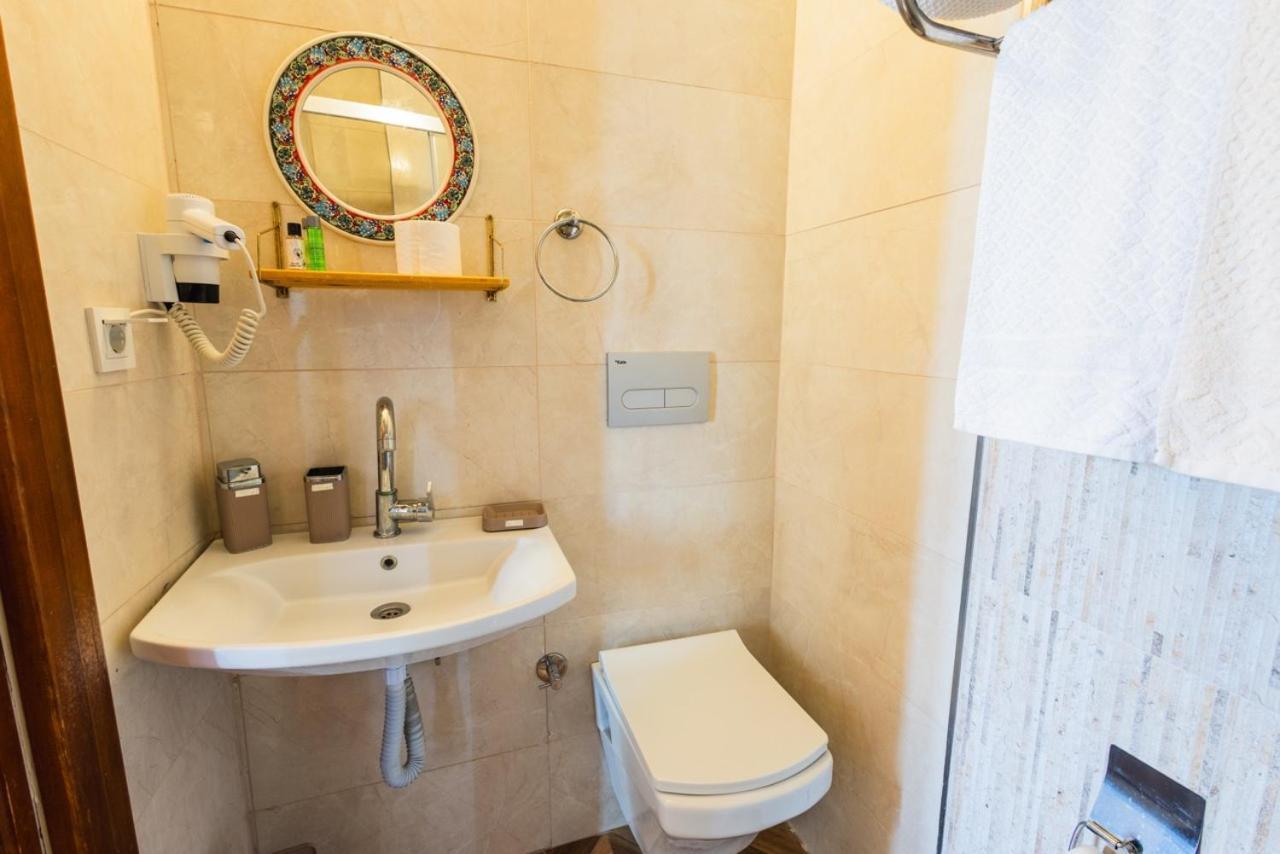 Lavantali Konak Otel Restoran Сеферихисар Экстерьер фото